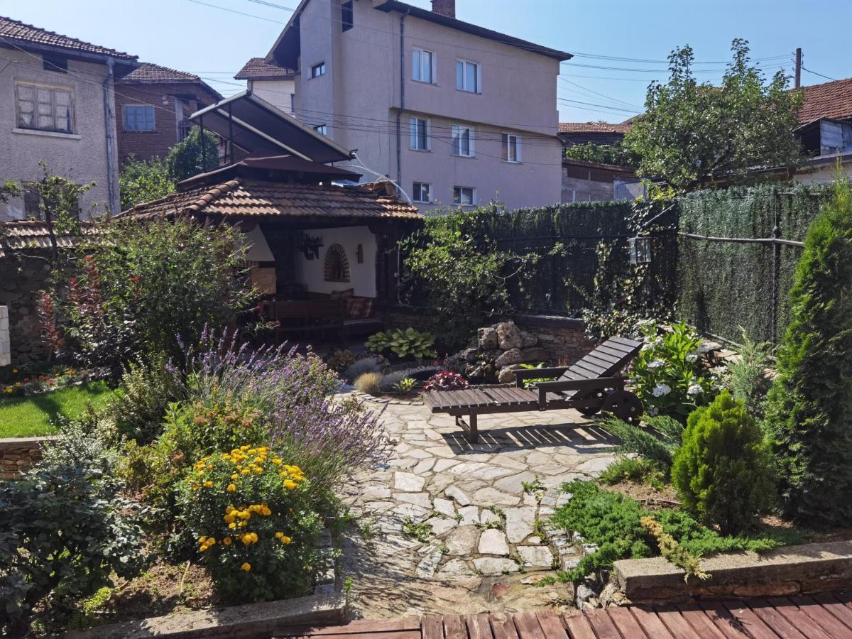 Mira Guest House Dobrinishte Exterior foto