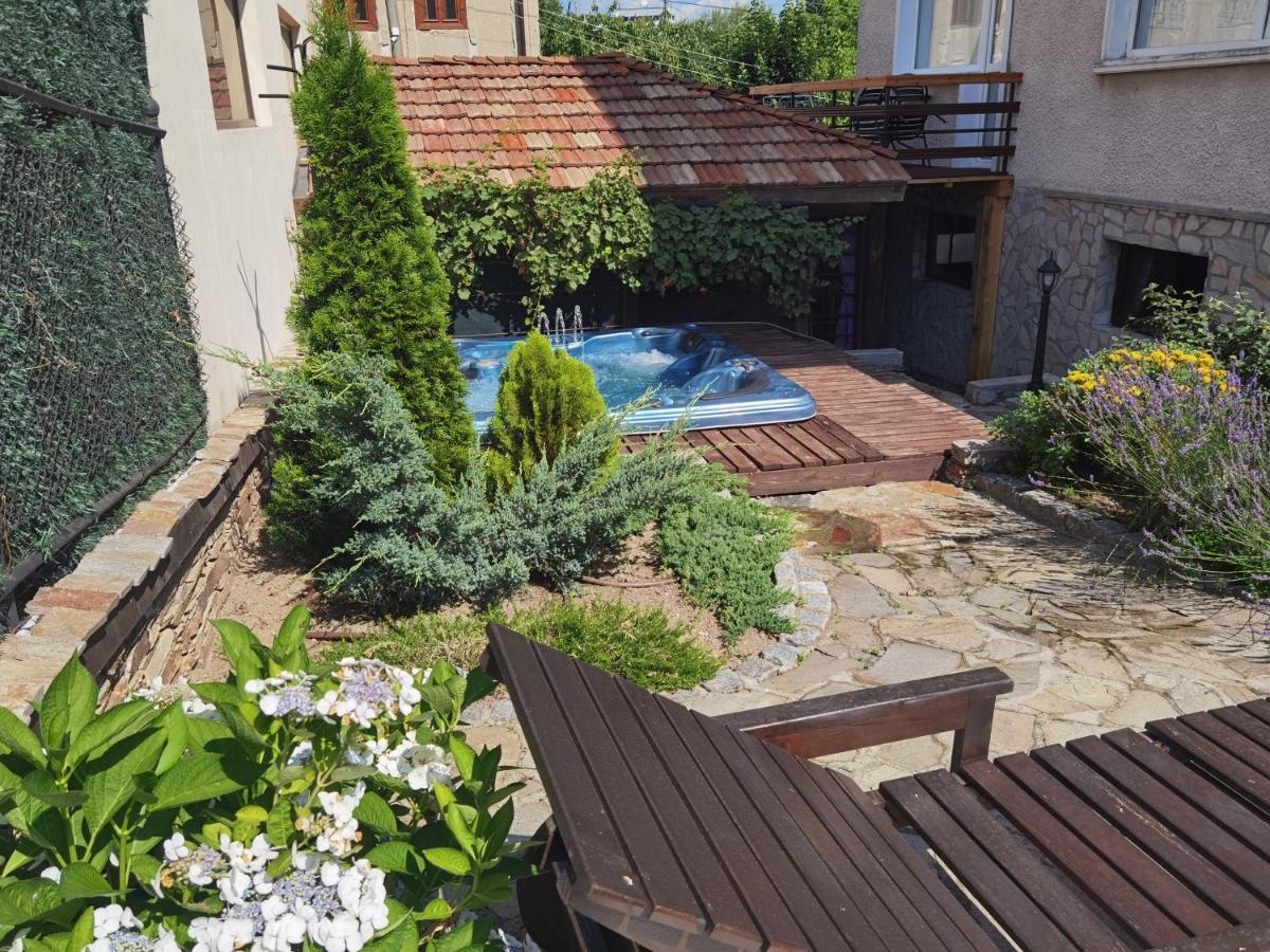 Mira Guest House Dobrinishte Exterior foto